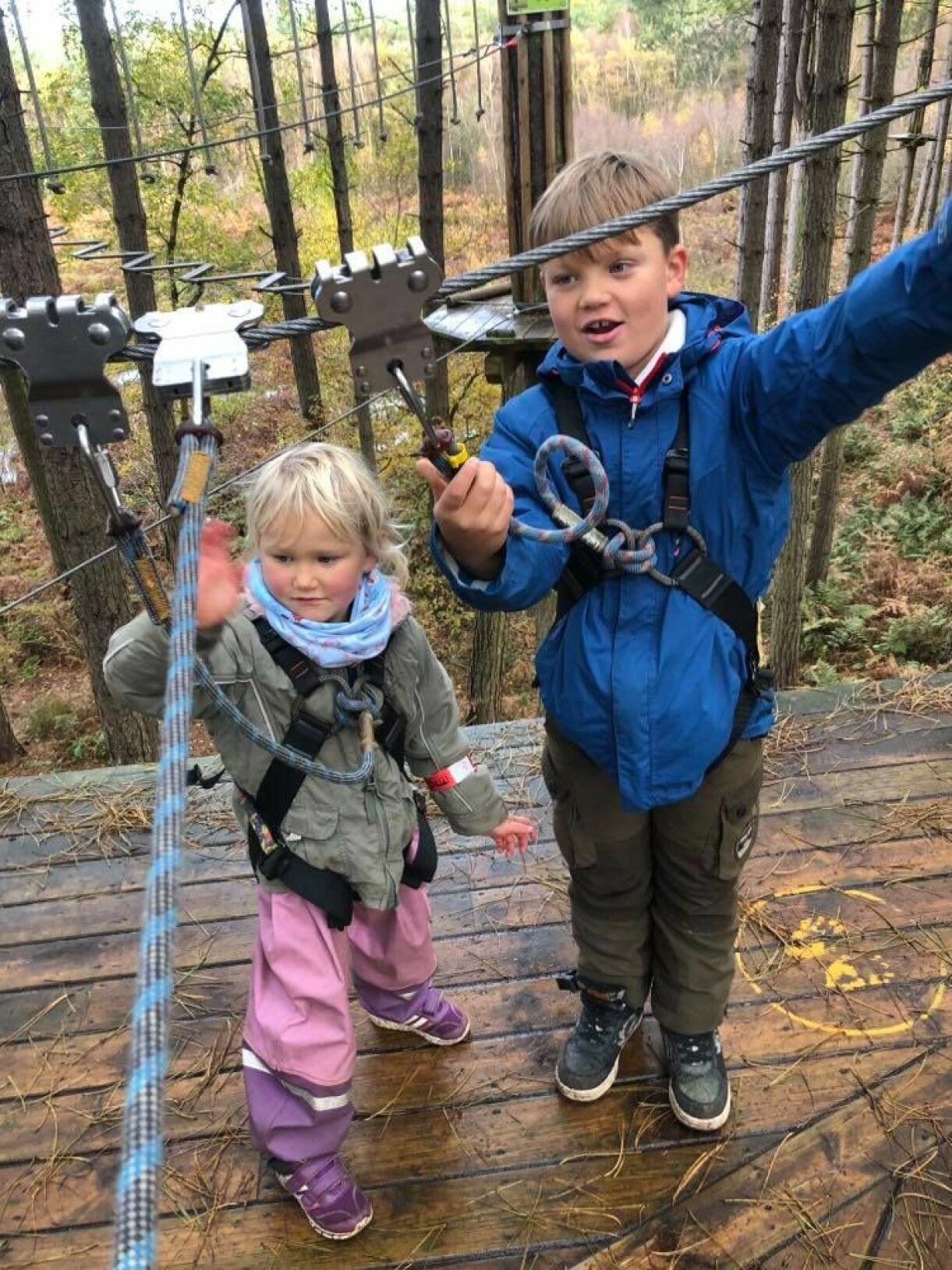 Efter utlandstjänster och tufft tempo vill Josefina hålla sig på hemmaplan nu men fortfarande ha ett spännande jobb, säger hon. Josefina Sallén fick barn över 40
