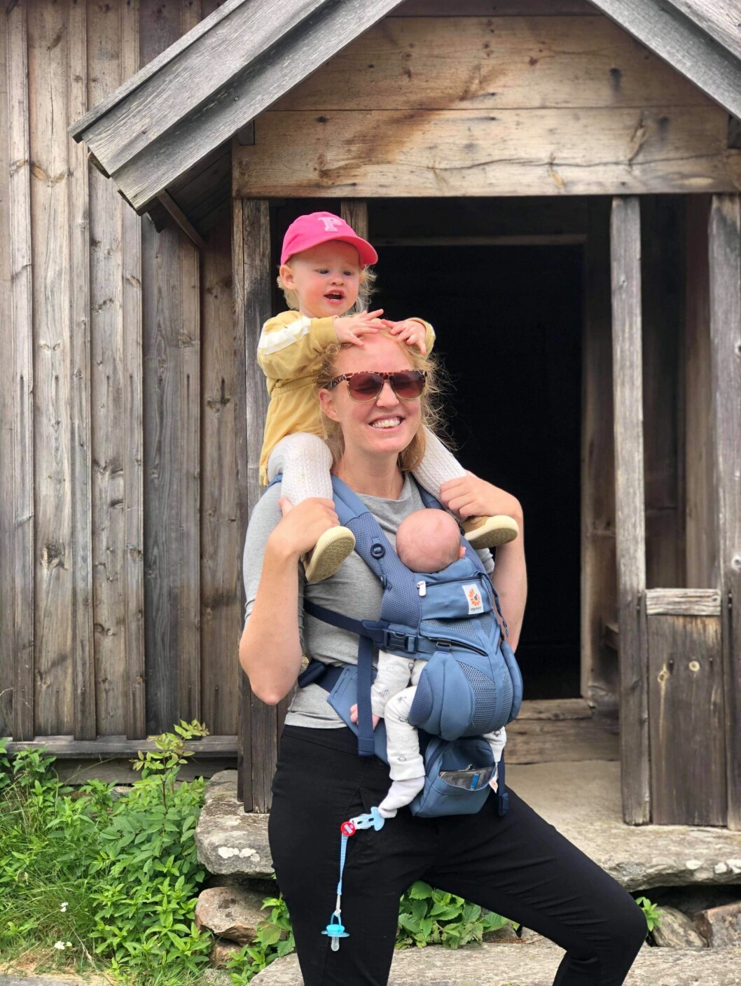 Ganska snart efter att hon fött Alma, blev Linda gravid igen med hjälp av assisterad befruktning. lind alma och mio johansson på vandling