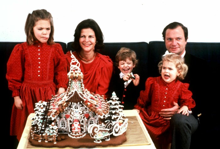 Småbarnskaos kring julbilden år 1984. kungafamiljen småbarnskaos