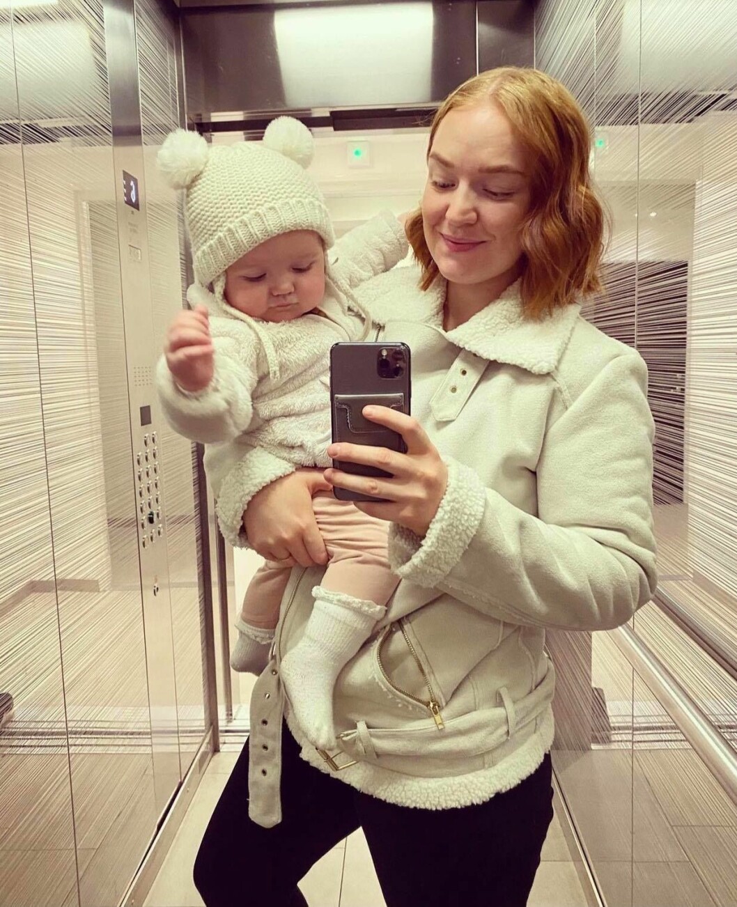 Malvina såg först tipset om klädpåsarna i ett instagraminlägg. Malvina och Lea Stavgren
