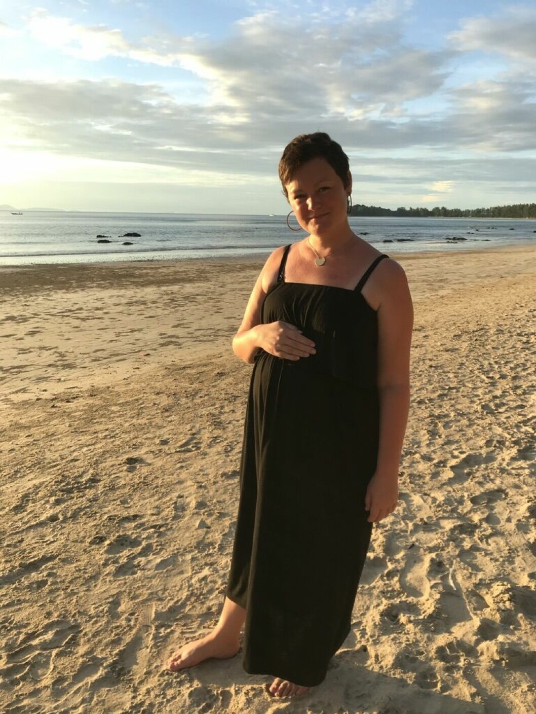 Mot alla odds blev Petra gravid direkt efter att behandlingen mot cancern avslutades första gången. Foto: Privat Petra gravid med Mira