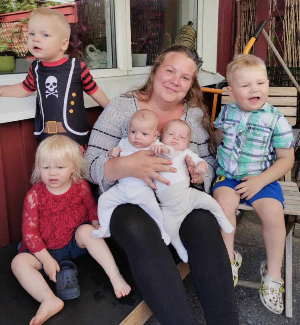 Malin blev fembarnsmamma inom loppet av fem år. Foto: Privat Malin blev fembarnsmamma inom loppet av fem år. Foto: Privat