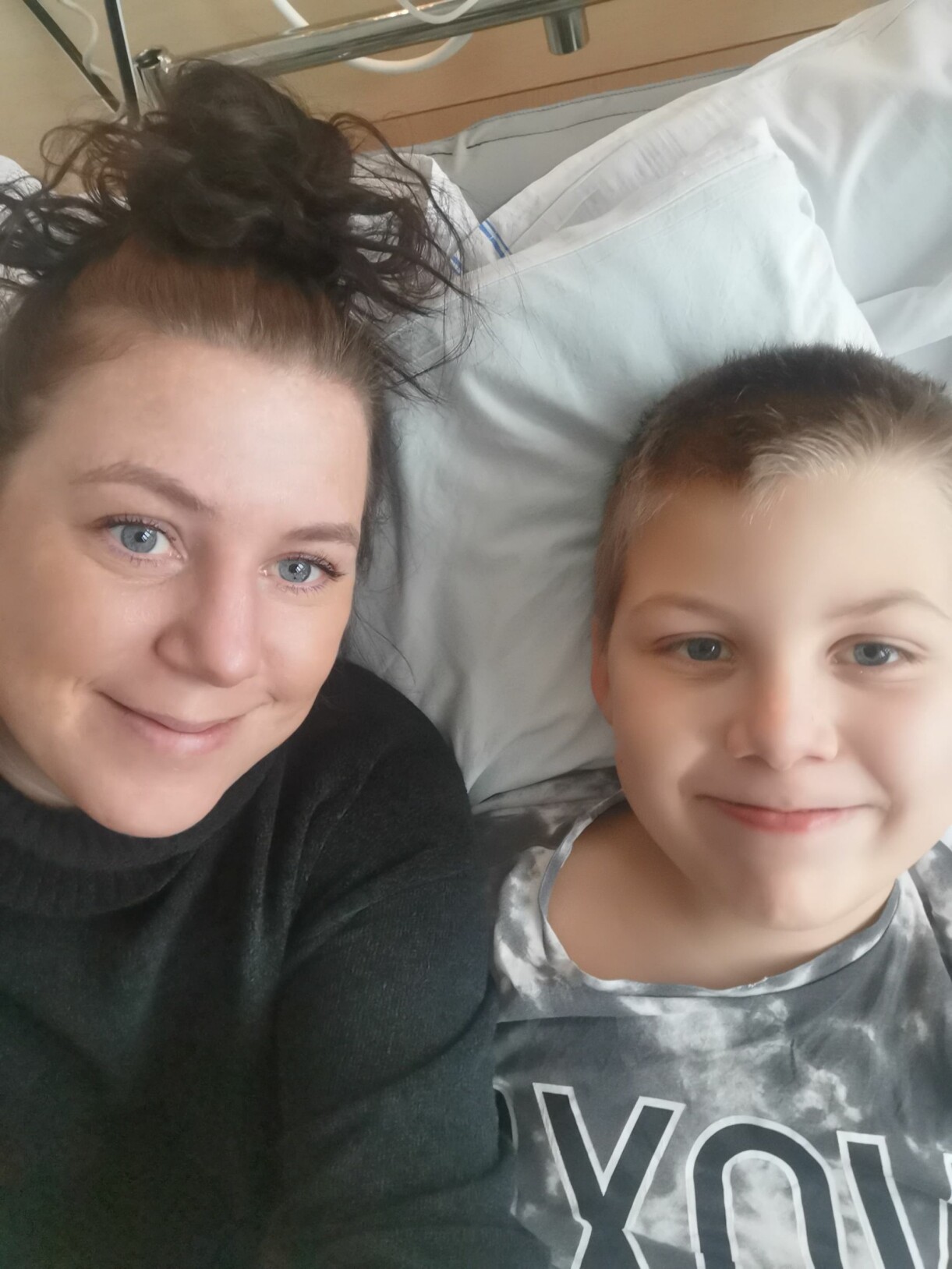 Efter att Mios pappa gick bort hade han precis lagt ett tufft år bakom sig när hyperinflammationen slog till. Anne-Lie Karlsson