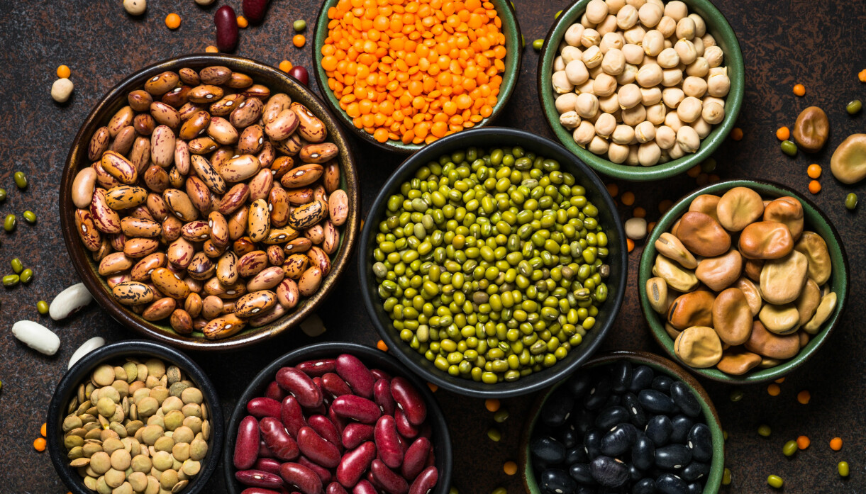 Baljväxter som bönor, linser och sojaprodukter tillför viktig protein och järn. baljväxter