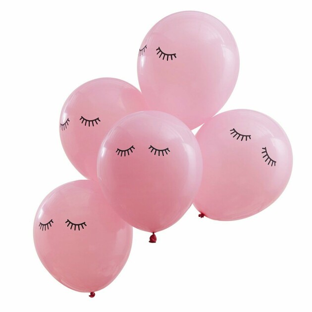 Rosa ballonger till pyjamaspartyt.