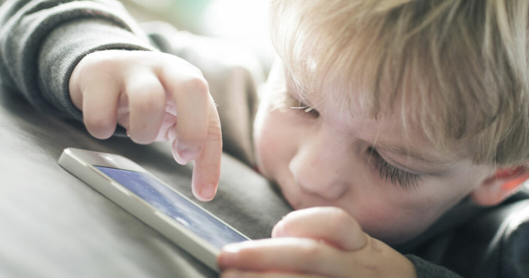Forskare: Skärmar och tv-tittande sänker barns IQ