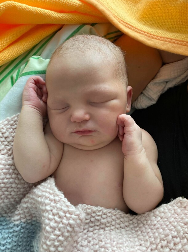 22 oktober 2020 kom också lilla Bodil till världen. Bodil, dotter till Klara och Josefine Sennerfeldt