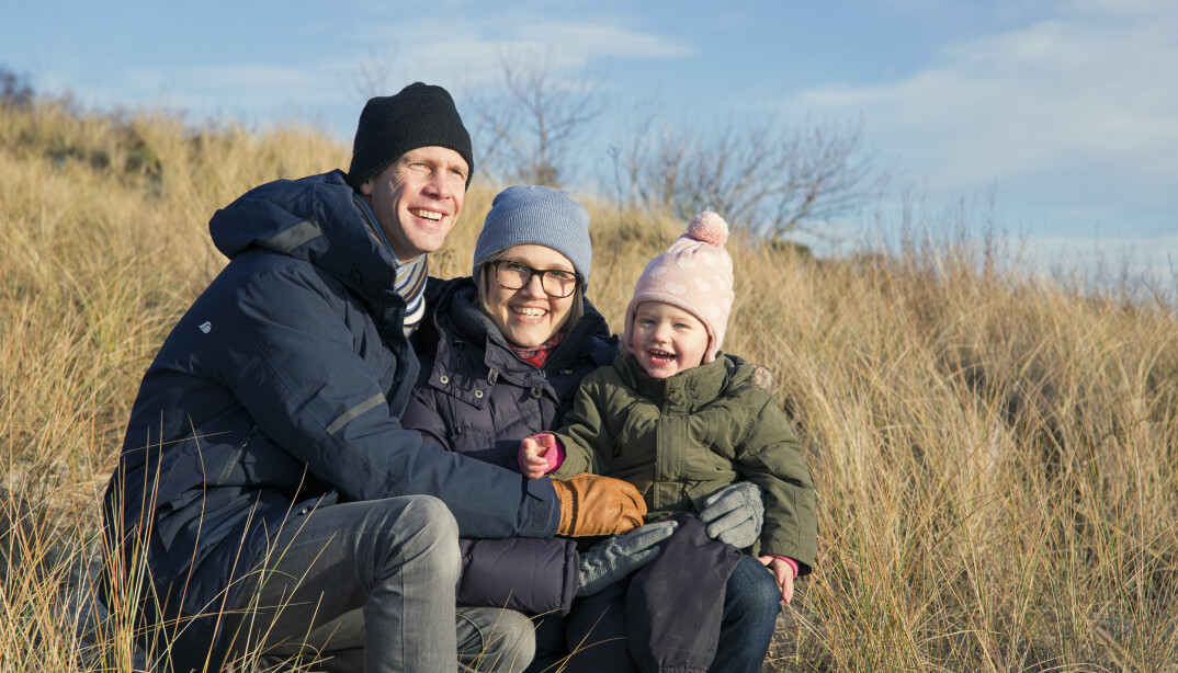 Vid havet hemma i Falsterbo trivs Ebba, Martin och Leonore som bäst.