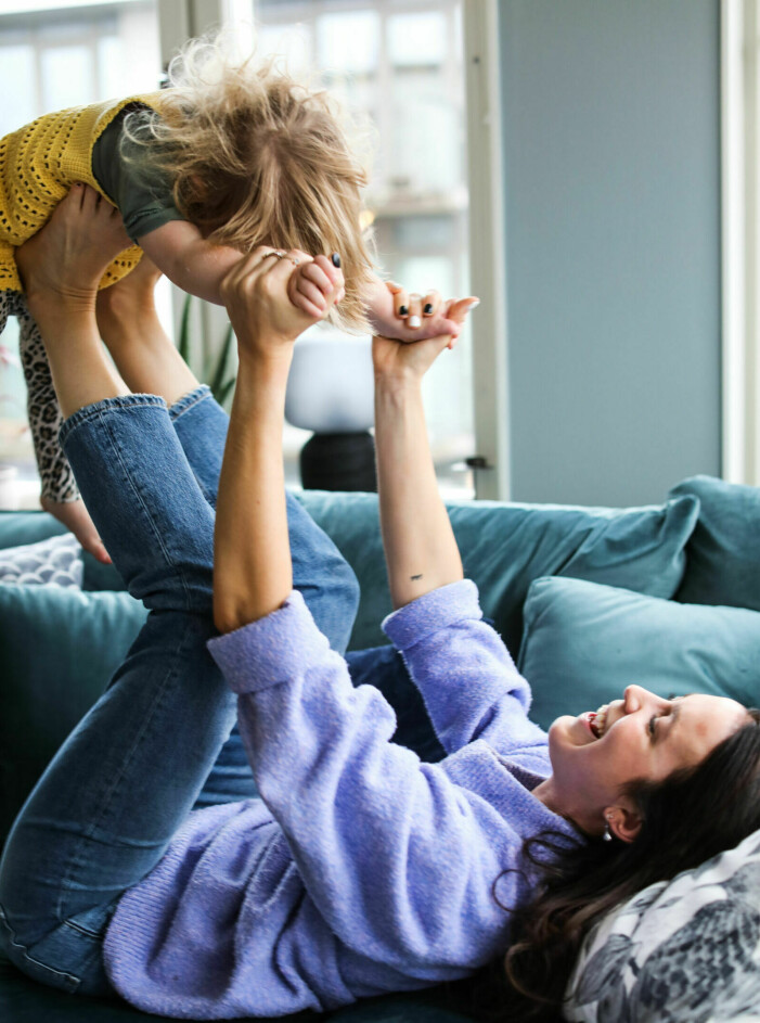 ”Jag identifierar inte mig som 'en mamma'. Jag är inte 'en mamma i min identitet', men jag är Ediths mamma” har Sofia sagt till <a target="_blank" href="https://www.motherhood.se/mammaliv/pt-fia-om-foraldraskapet-och-varannan-vecka-livet-med-dottern/8522118">Motherhood i en tidigare intervju</a>. Sofia Ståhl med dottern Edith