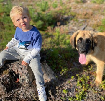 Edwin visade sig bli världen enklaste barn och följde med Matilda till skolan. Edwin