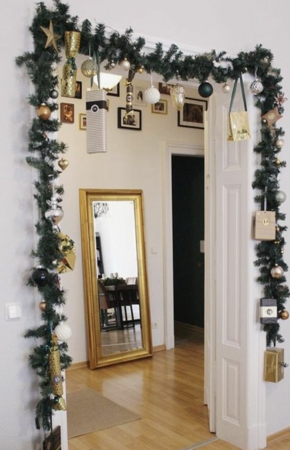 Egen adventskalender kring dörr