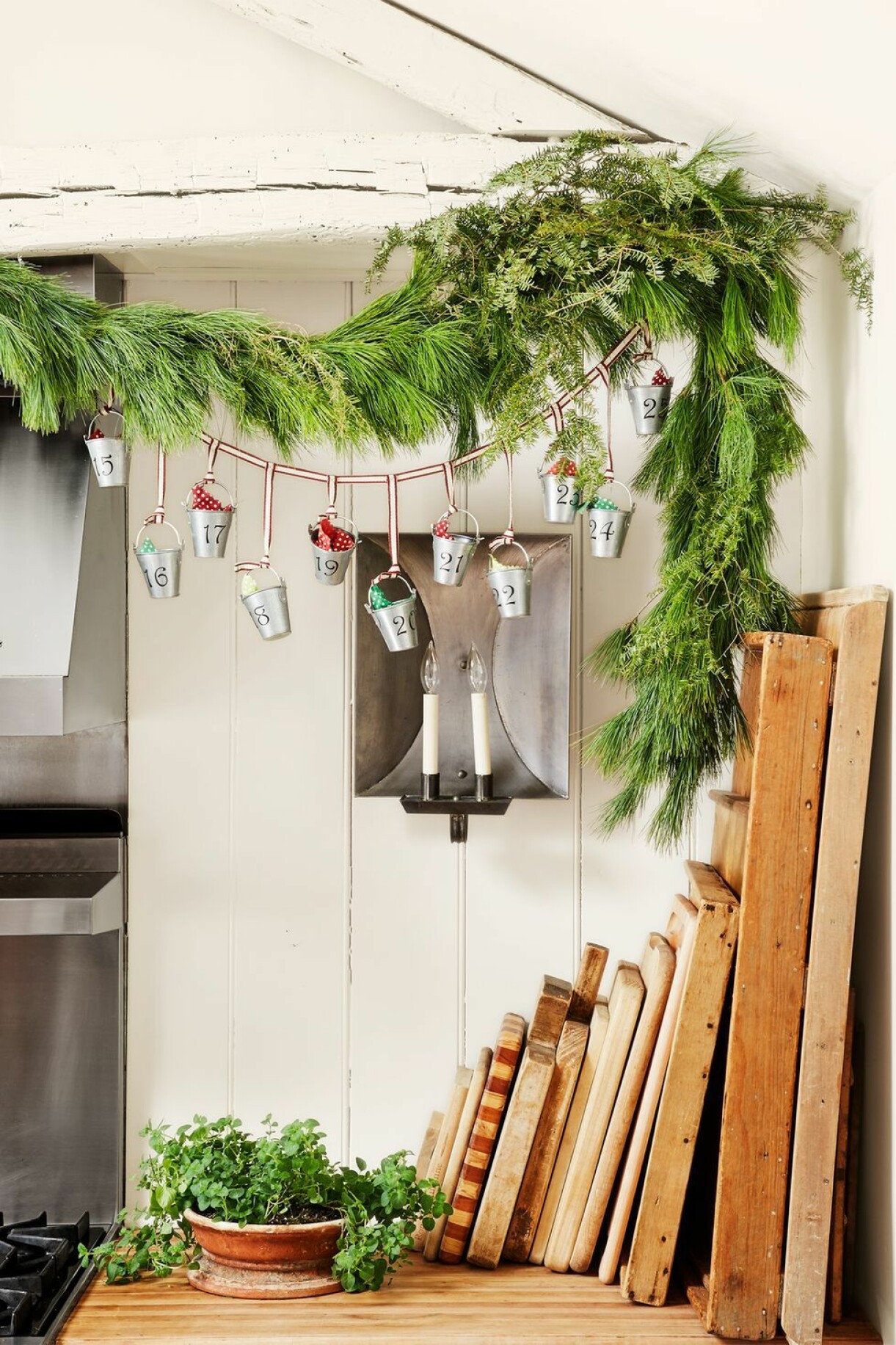 Egen adventskalender med burkar och krukor