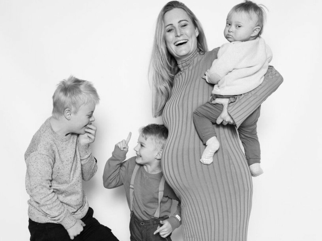 Emily med sina söner.