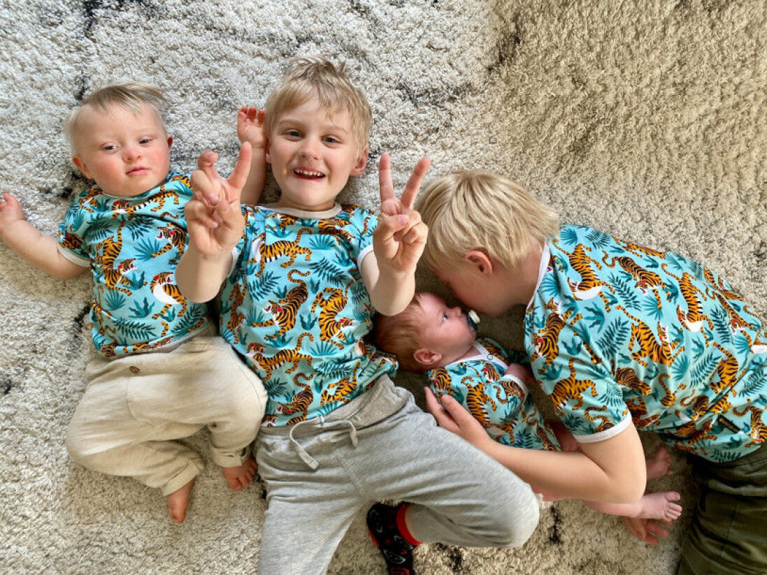 Emilys fyra söner Walter, Aldous, Edvin och Julian. Emilys fyra söner Walter, Aldous, Edvin och Julian.