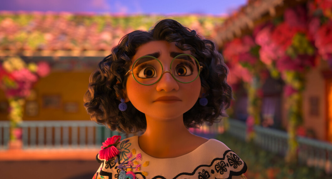 Många menar att Encanto skildrar krav som ställs på flickor och tjejer, men också att man inte ska behöva ”ha en superkraft” bara för att man är flicka. Mirabel Encanto