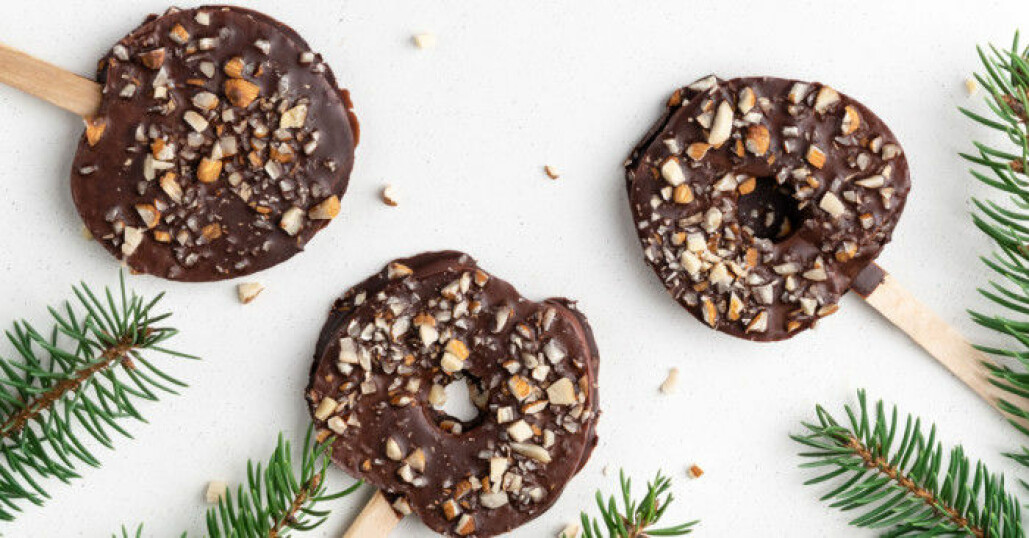 Chokladdoppade äppelskivor