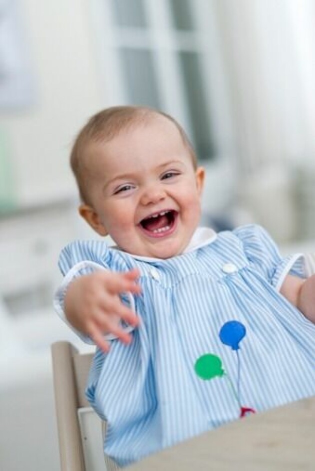 Estelle 1 år. Estelles 1-årsbild