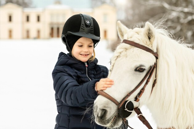 Den djurkära prinsessan Estelle. Estelle fyller 7 år.