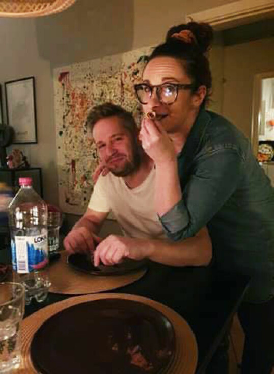 Fredrik och Valéria flyttade in i hennes lägenhet hösten 2020. Fredrik Swedmark och Valéria Wirén i Kävlinge