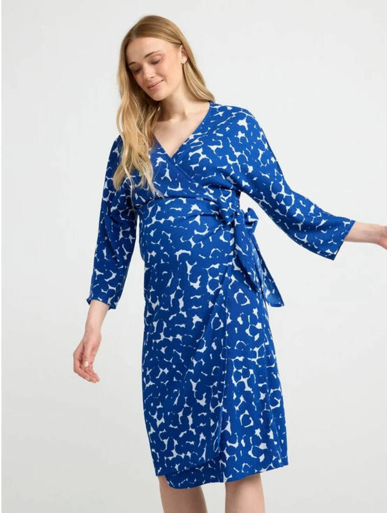 blå omlottklänning för gravida från lindex