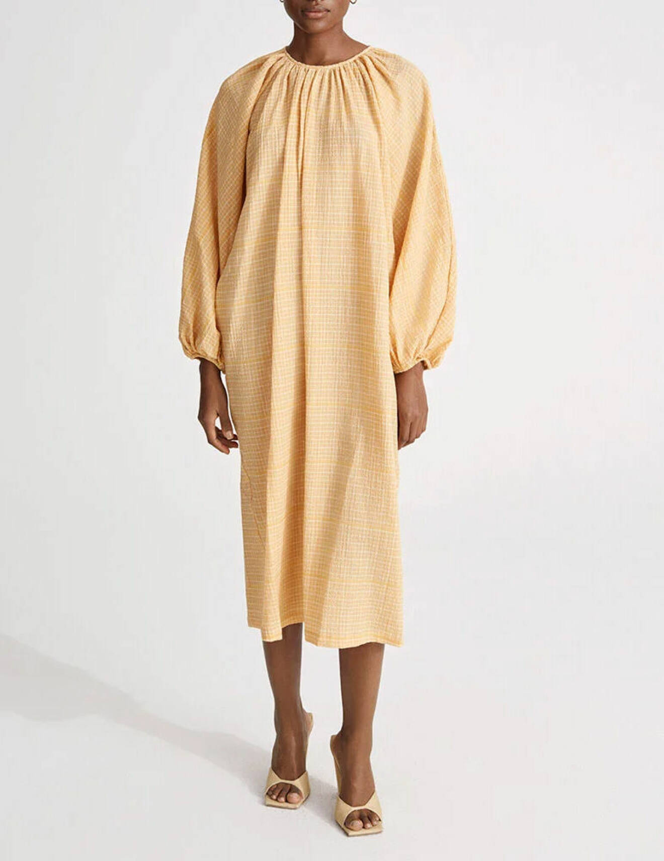 gul luftig gravidklänning från stylein
