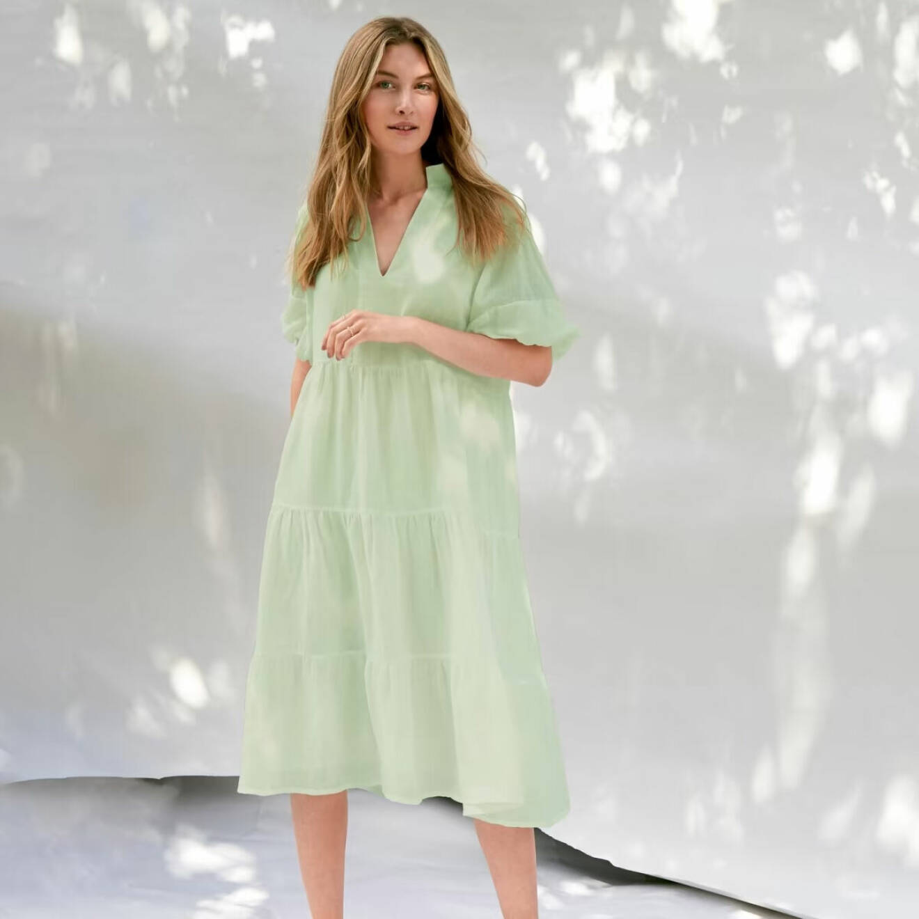 pastellgrön gravidklänning i linne från milook