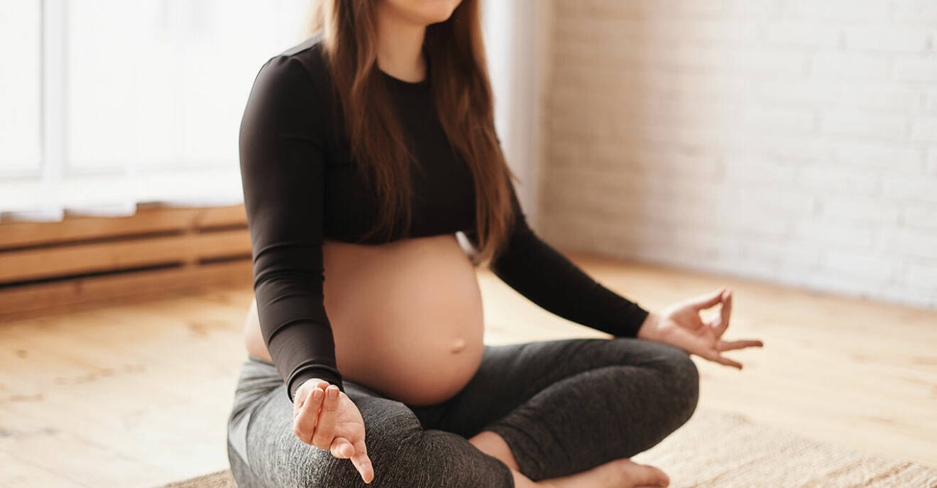 gravid kvinna yogasS