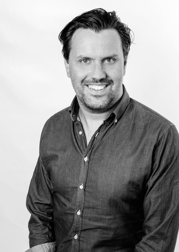 Henrik Pallin som är socionom, kurator och expert på ungas relationer och beteenden online. Porträttbild på Henrik Pallin