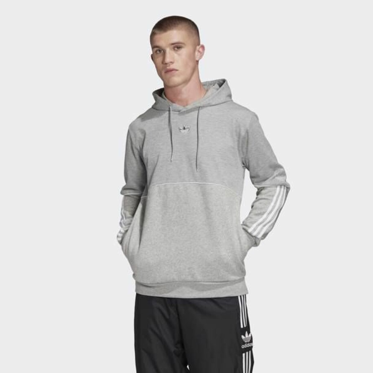 hoodie från adidas, julklapp till tonåringen julen 2020