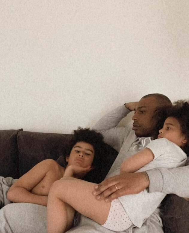 Fatima saknar Isayah så fort han inte är i samma rum som resten av familjen. delcio elayah och Elsa-Soraya