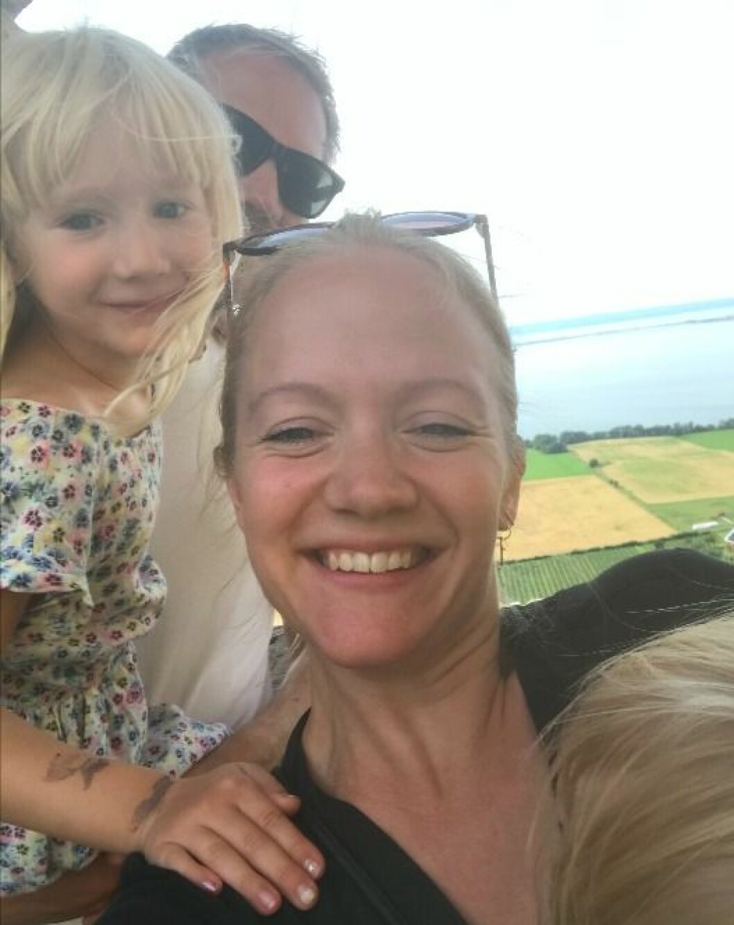 När Paulinas dotter fick borrelia hade de inte ens sett en fästing på henne. Paulina Gunnardo med familj