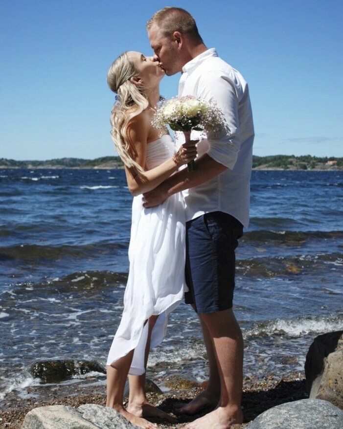 24 juni 2017 gifte sig Emma och Linus på Stenungsön, Bohuslän. Emma och Linus