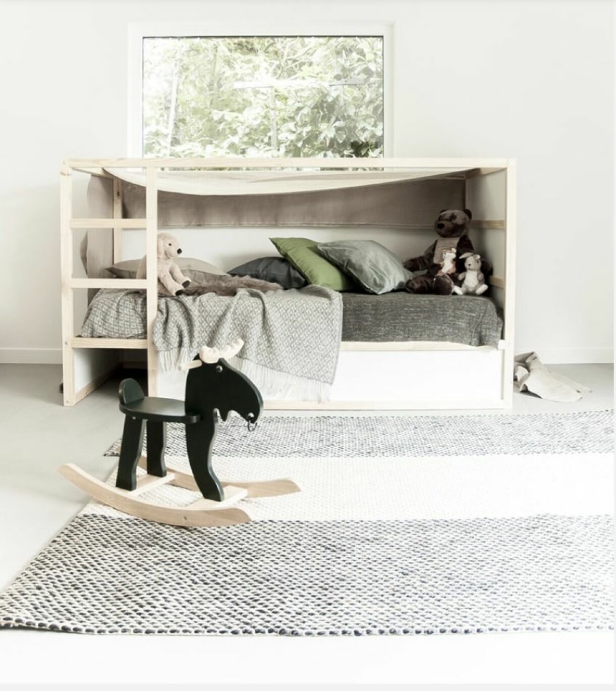 Foto: Kids Interiors. inred barnrum med ikeasäng