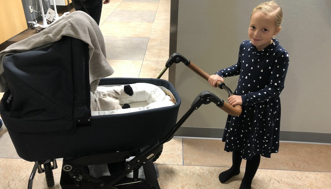 Lilla Billy föddes dagen efter att familjen fick beskedet. Isabelle med brorsan