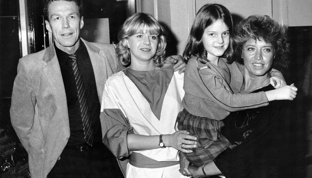 Lill-Babs, Monica och Jennifer (och Jennifers pappa) 1983. Lill-Babs, Monica och Jennifer (och Jennifers pappa) 1983.