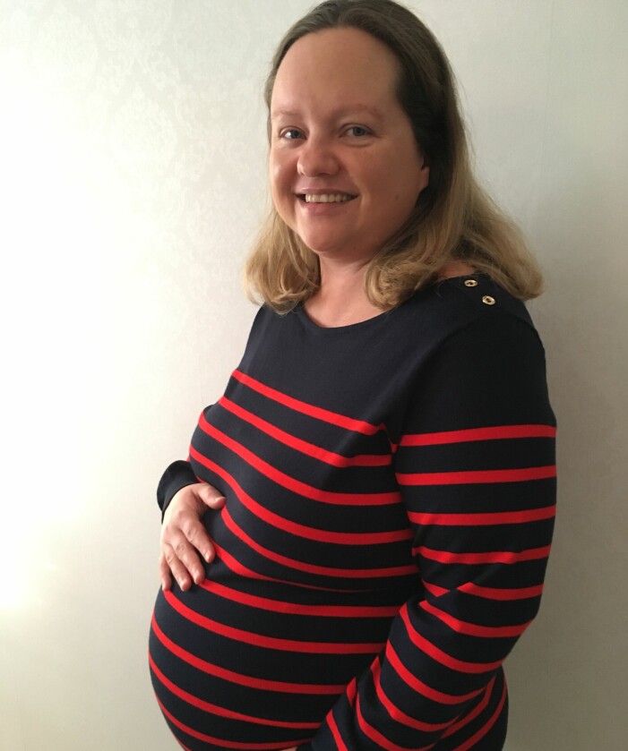 Linda var förlossningsrädd och hade noterat i sin journal att det var viktigt för henne och maken Karl att få mycket information om vad som hände under förlossningen. Linda som gravid