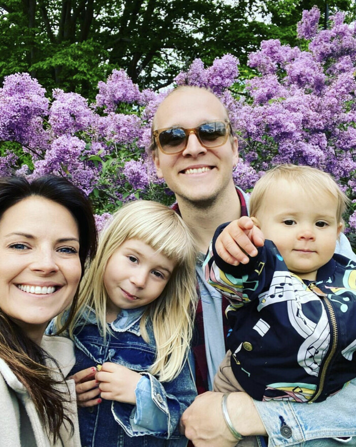 Malin med sin trio. Dottern Hedda, sambon Simon och lilla Blanka. malin olsson familj