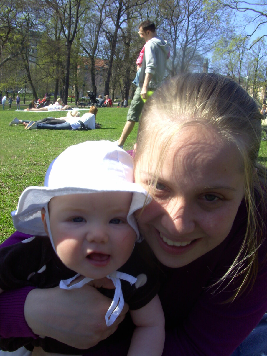 Mamma Clara och Junia som liten. Mamma Clara och Junia som bebis