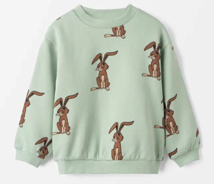 grön tröja med kaniner