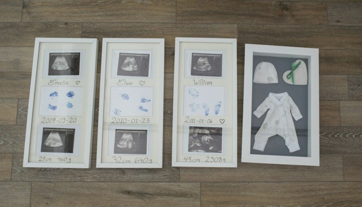 På många platser i huset finns minnen i form av tavlor, bilder och konstverk av Emelie, Elsie, William och Emanuel. <em>Foto: Emma Norbäck</em> De förlorade barnens namn som minnestavlor