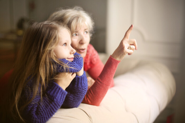 Hur ofta umgås dina barn med sin mormor eller farmor? mormor eller farmor med barnbarn