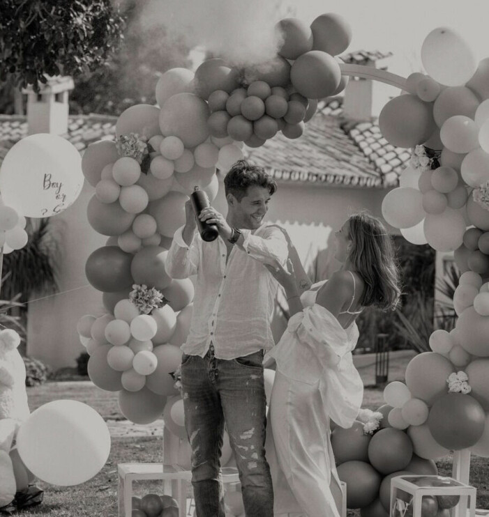 Adem och Nicole försöker se varandras behov trots att det flyttat in en liten bebis. Nicole och pojkvännen Adem