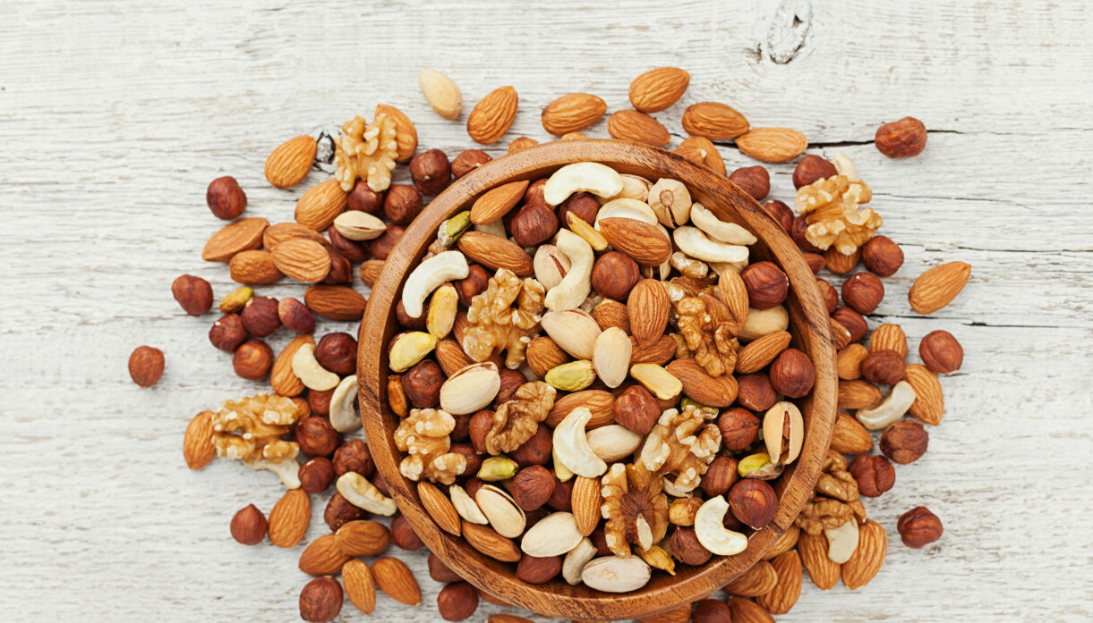 Vegansk mat till barn behöver vara energirik, så att de får i sig allt de behöver trots att de inte orkar äta stor volym alltid. Därför är nötter bra. nötter och mandel