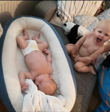 Överlycklig och stolt storasyster. Foto: privat. Överväldigad och glad syster