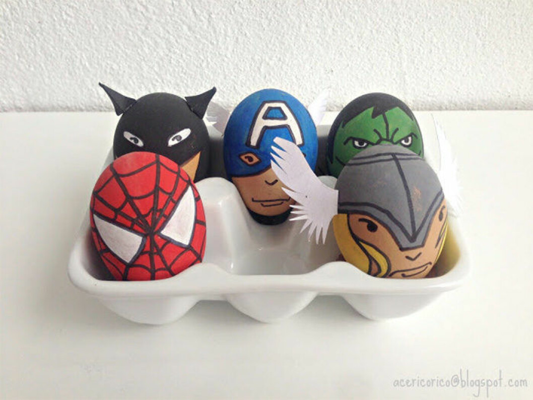 Via: <a href="http://acericorico.blogspot.se/2013/03/superheroes.html" target="_blank">acericorico</a> Påskägg som superhjältar
