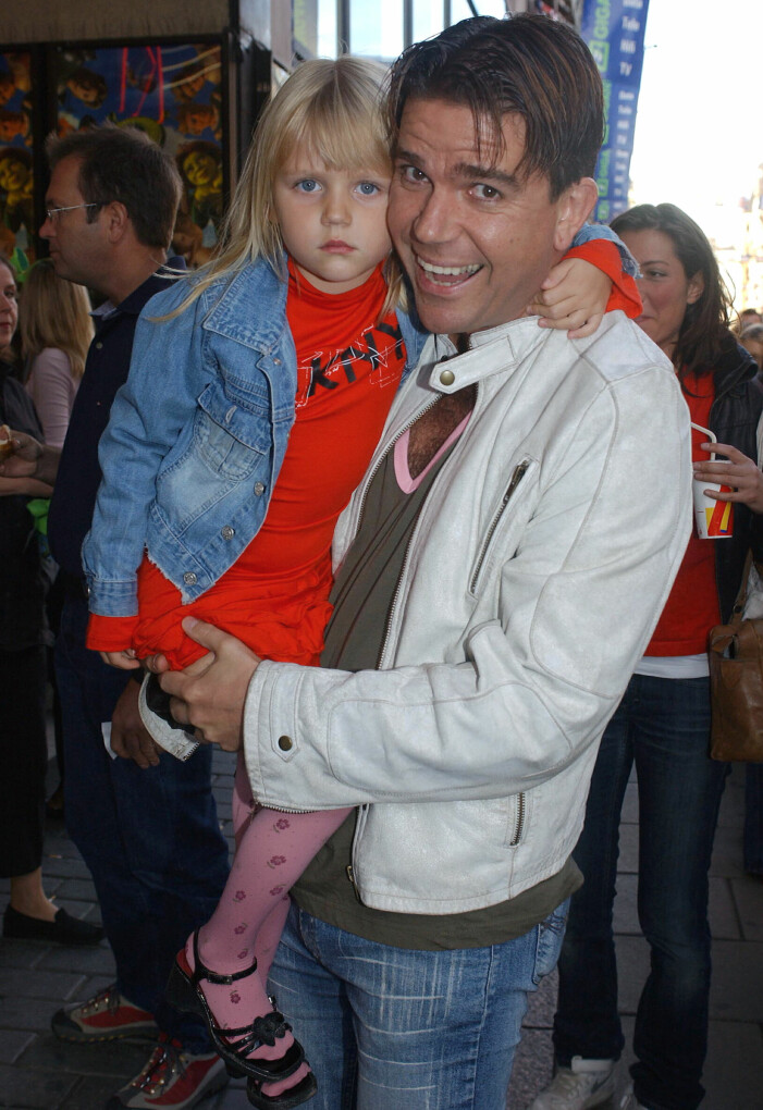 Ida och Patrick under premiärminglet av <span class=" italic" data-lab-italic_desktop="italic">Shrek 2</span>. Patrick Ekwall