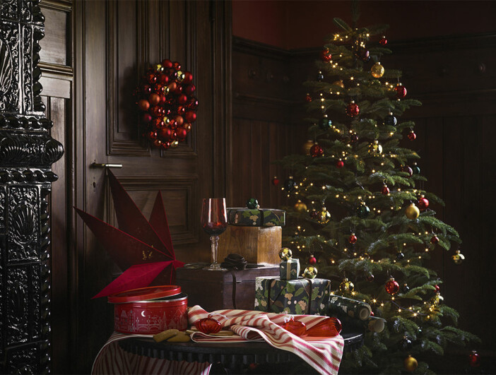 Pynta granen tidigt i år! Foto: Ikea pyntad gran från Ikea
