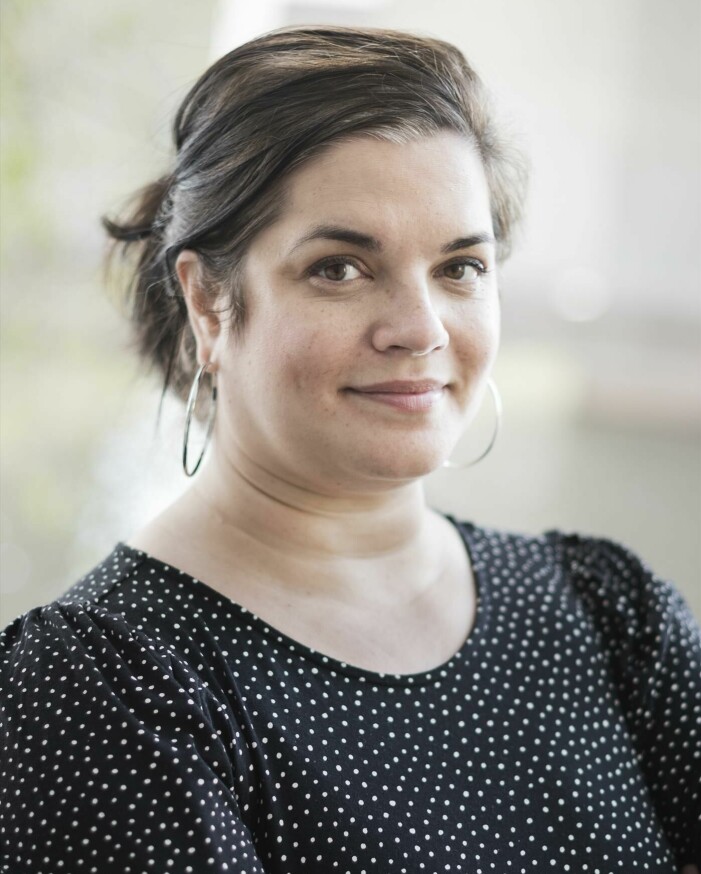 Reyhaneh Ahangaran har skrivit flera böcker, bland annat <span class=" italic" data-lab-italic_desktop="italic">Ska det kännas så här? och andra svåra frågor - Känsloboken 2 </span>som släpptes 2021<span class=" italic" data-lab-italic_desktop="italic">. Foto: Anna Tärnhuvud</span> Reyhaneh Ahangaran