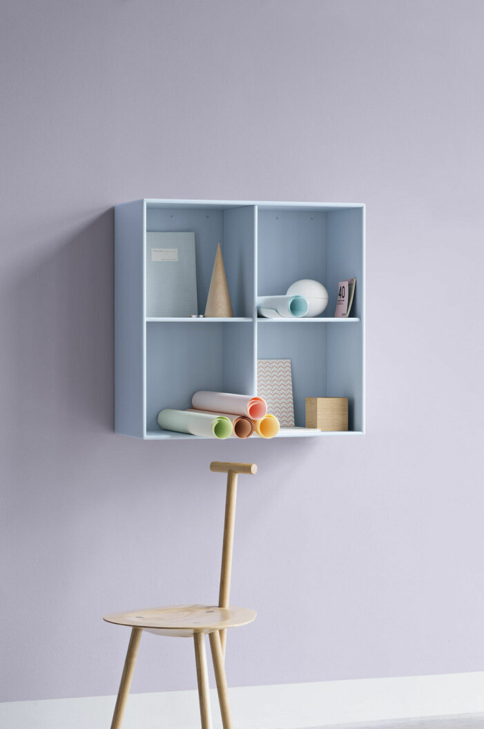 Maxa ytan i baby- och barnrummet med väggbaserade förvaringslösningar som sparar plats. Foto: Montana. Så inreder du babyrummet med smart förvaring och färg