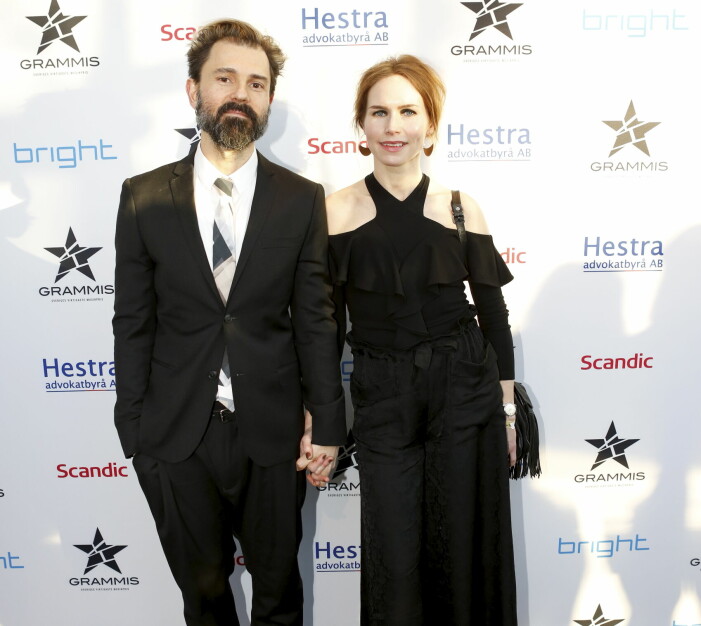 Nathan Larson och Nina Persson. Nathan Larson och Nina Persson